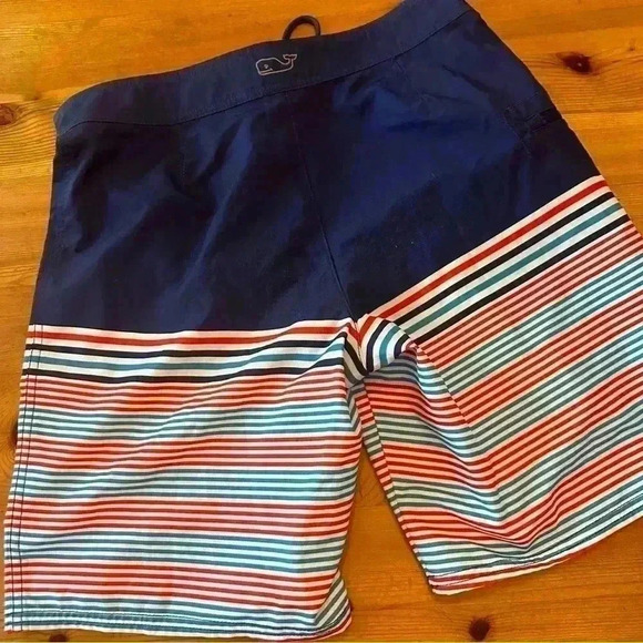 Vineyard Vines board shorts size 28 - Picture 5 of 9